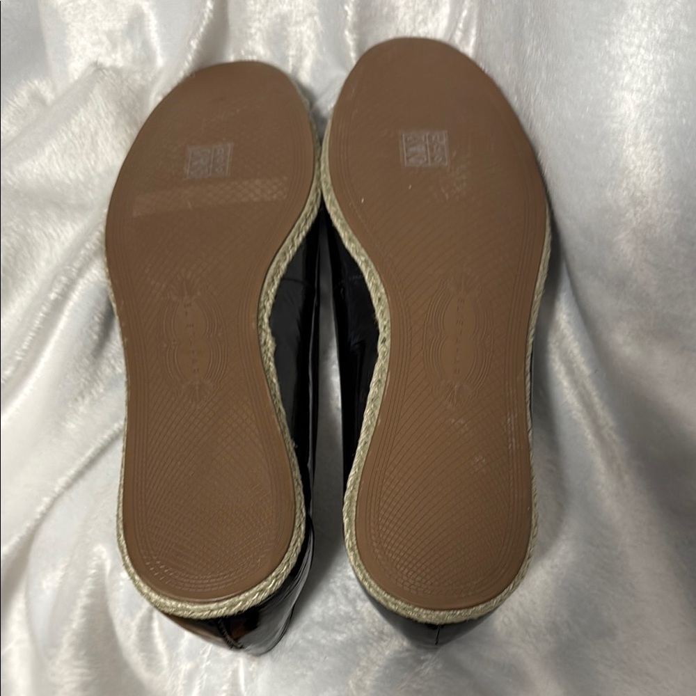NWOT Elie Tahari Elegant Black Patent Leather Ballet Flats - Picture 4 of 6